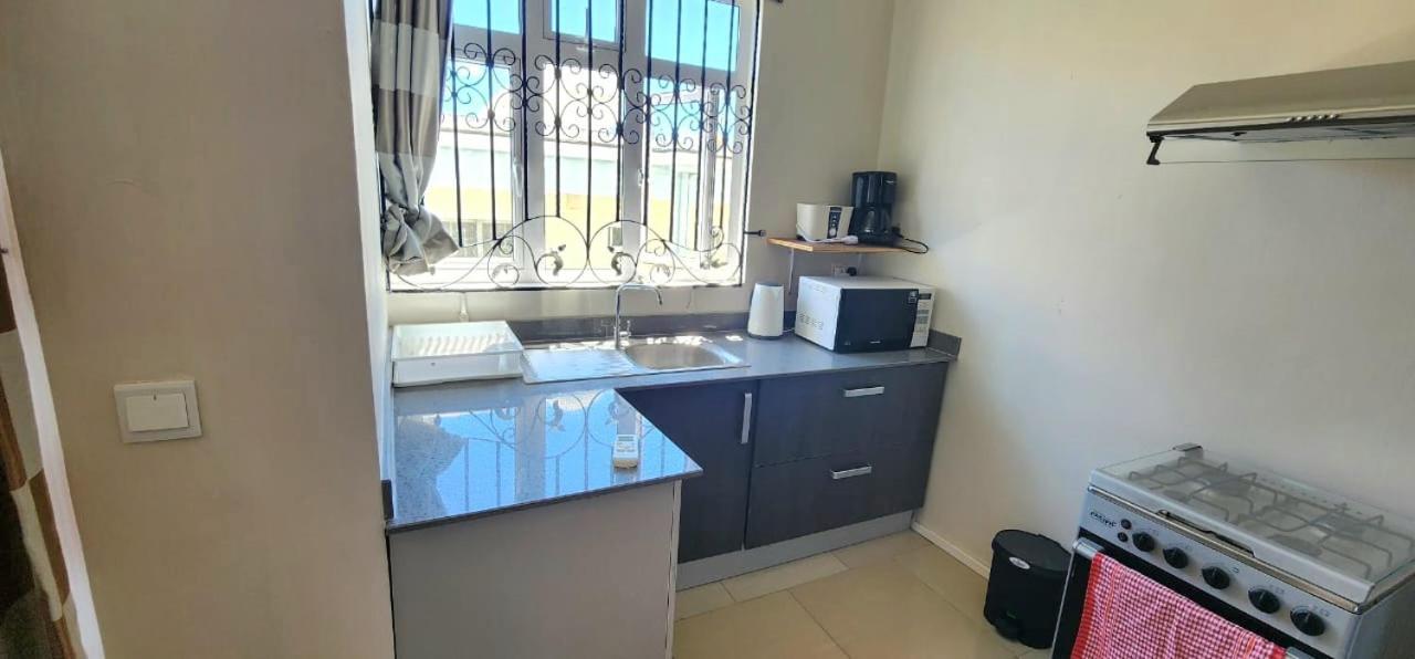 Number 9, 2Nd Floor,Pebble Bay Appartments غراند بايَ المظهر الخارجي الصورة