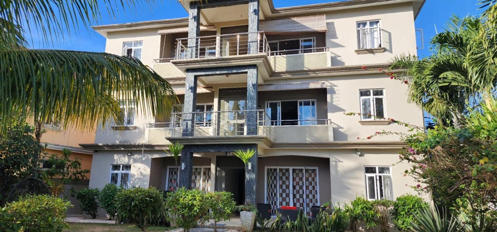 Number 9, 2Nd Floor,Pebble Bay Appartments غراند بايَ المظهر الخارجي الصورة