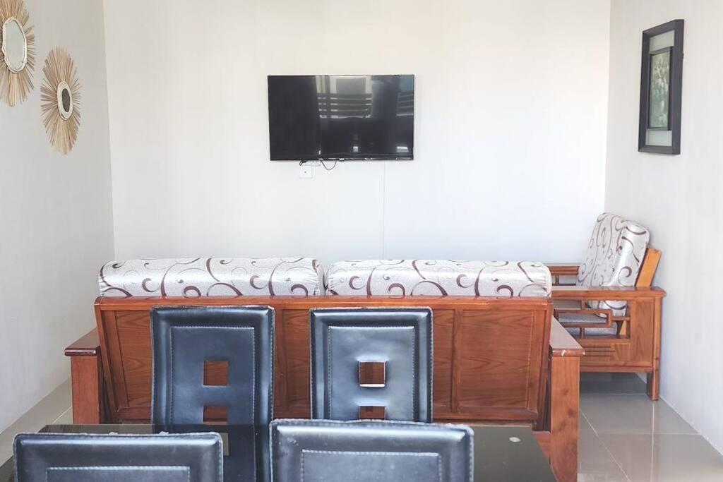 Number 9, 2Nd Floor,Pebble Bay Appartments غراند بايَ المظهر الخارجي الصورة