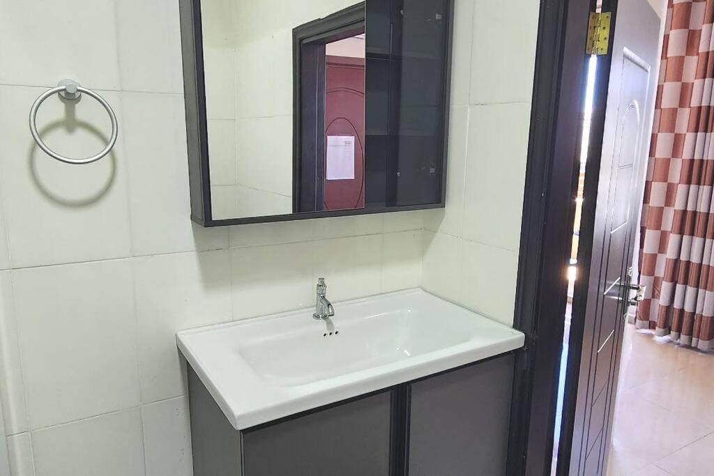 Number 9, 2Nd Floor,Pebble Bay Appartments غراند بايَ المظهر الخارجي الصورة