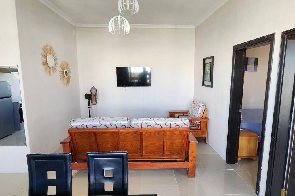 Number 9, 2Nd Floor,Pebble Bay Appartments غراند بايَ المظهر الخارجي الصورة