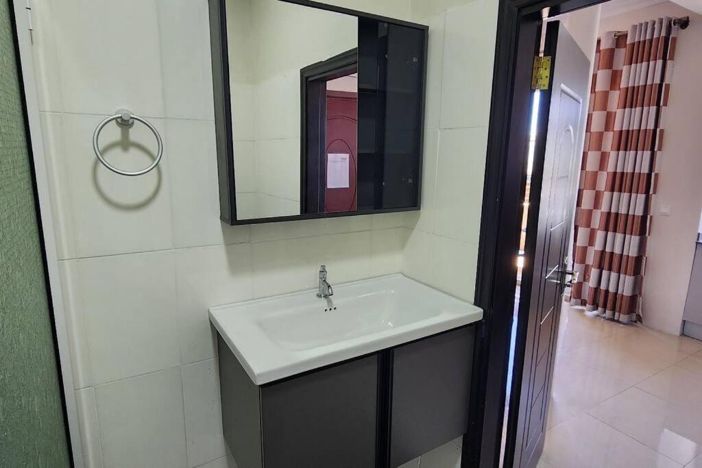 Number 9, 2Nd Floor,Pebble Bay Appartments غراند بايَ المظهر الخارجي الصورة