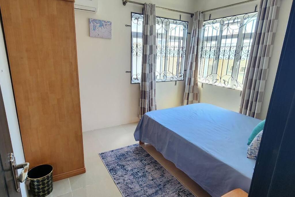 Number 9, 2Nd Floor,Pebble Bay Appartments غراند بايَ المظهر الخارجي الصورة
